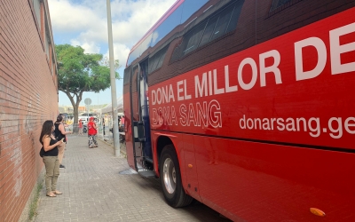 L'autobús de Banc de Sang ofereix la infraestructura per la vacunació | Mireia Sans